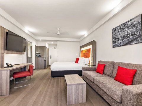 Novotel Darwin Atrium - Sydneys Hotel 5