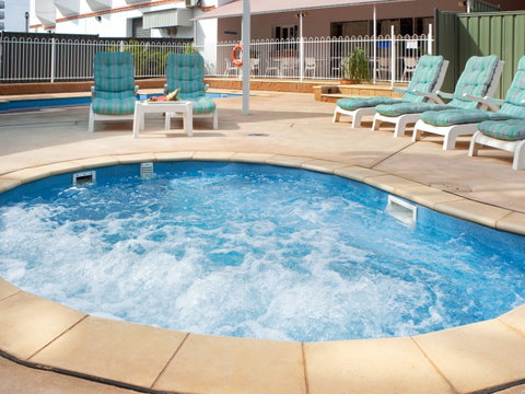 Novotel Darwin Atrium - Sydneys Hotel 9