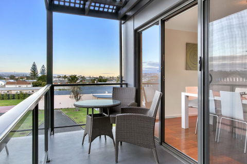 Bellevue On The Lakes - Sydneys Hotel 1