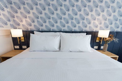 The Beachcomber Hotel & Resort - Sydneys Hotel 2