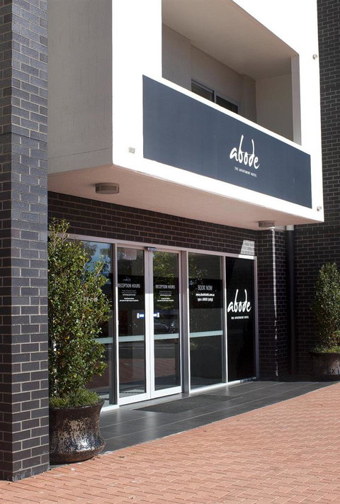 Abode Tuggeranong - Sydneys Hotel 0