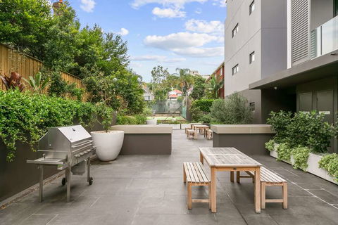 Good Life Suites - Sydneys Hotel 1