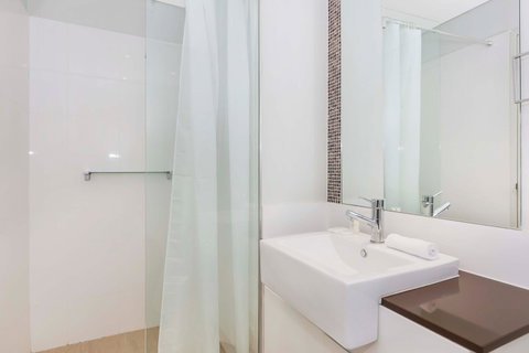 Astra Apartments Perth - Sydneys Hotel 4
