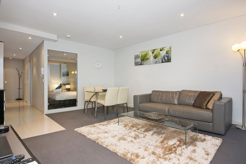 Astra Apartments Perth - Sydneys Hotel 6