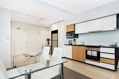 Astra Apartments Perth - Sydneys Hotel 8