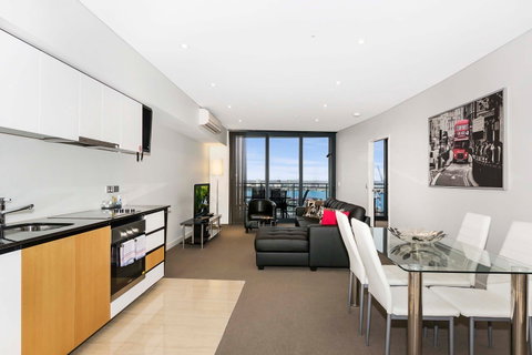 Astra Apartments Perth - Sydneys Hotel 9