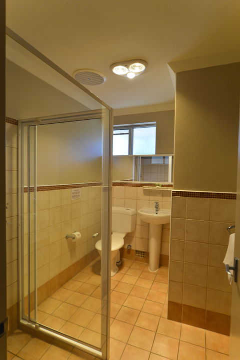 Wattle Grove Motel - Sydneys Hotel 3