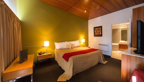 Tall Timbers - Sydneys Hotel 11