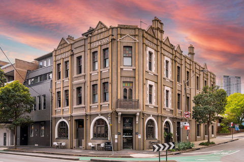 The Vulcan Hotel - Sydneys Hotel 0
