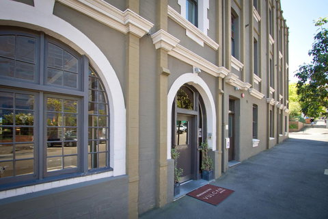 The Vulcan Hotel - Sydneys Hotel 1