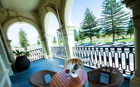 Largs Pier Hotel - Sydneys Hotel 2