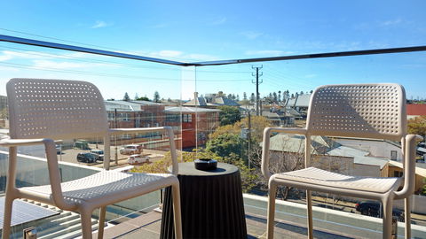 Semaphore Splash Apartments - Sydneys Hotel 1