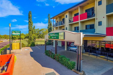 Quality Hotel Darwin Airport - Sydneys Hotel 1
