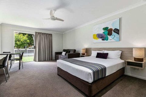 Econo Lodge Beachside - Sydneys Hotel 7