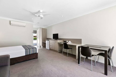Econo Lodge Beachside - Sydneys Hotel 9