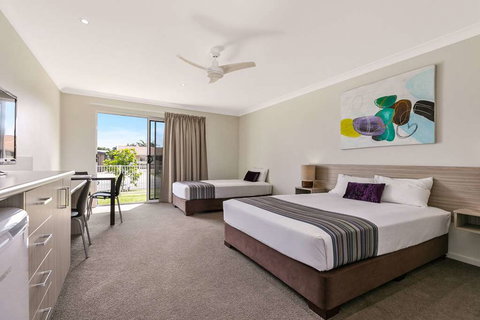 Econo Lodge Beachside - Sydneys Hotel 10