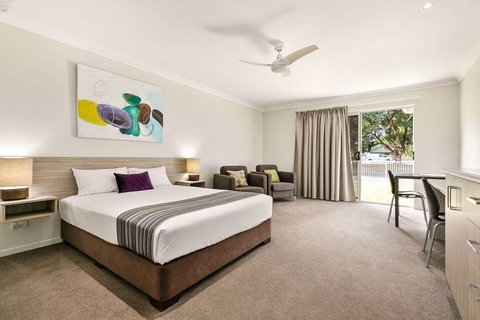 Econo Lodge Beachside - Sydneys Hotel 13