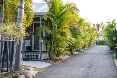 Barney Beach Accommodation Centre - Sydneys Hotel 0