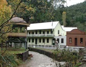 Walhalla's Star Hotel - Sydneys Hotel 0