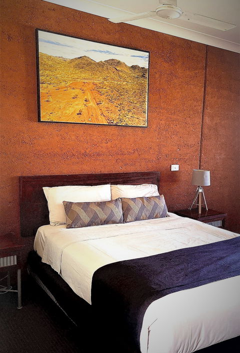 Gidgee Inn - Sydneys Hotel 1