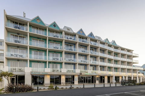 Lady Bay Resort - Sydneys Hotel 0