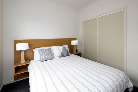 Lady Bay Resort - Sydneys Hotel 1