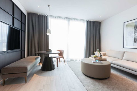 Skye Suites Green Square - Sydneys Hotel 0