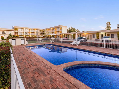 BreakFree Queanbeyan - Sydneys Hotel 0
