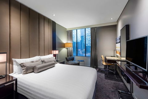 Gambaro Hotel - Sydneys Hotel 1