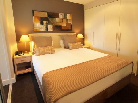 Oaks Pier Plaza - Sydneys Hotel 2