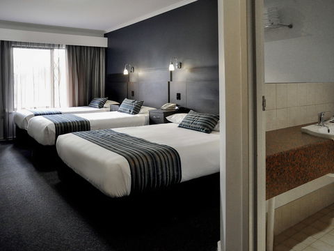 Ibis Styles Adelaide Manor - Sydneys Hotel 1