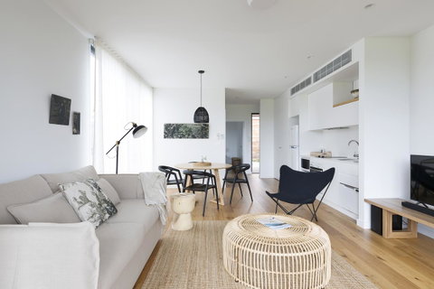 Bangalay Luxury Villas - Sydneys Hotel 6