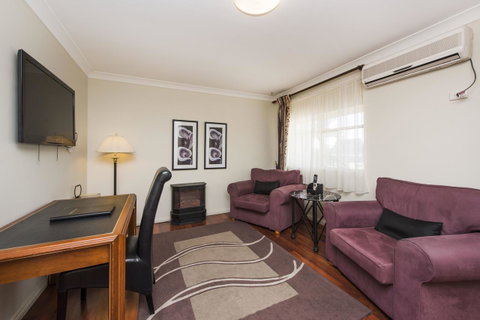 Soldiers Motel - Sydneys Hotel 18