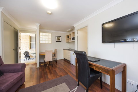 Soldiers Motel - Sydneys Hotel 6