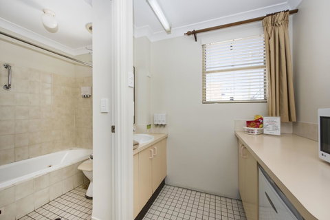 Soldiers Motel - Sydneys Hotel 7