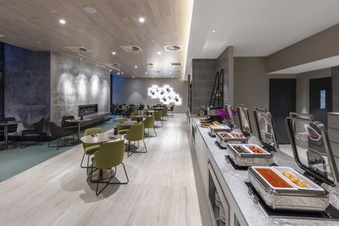Deco Hotel Canberra - Sydneys Hotel 2