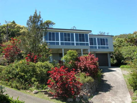 Bally High, 20 Dulconghi Street - Sydneys Hotel 0