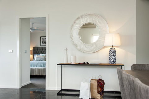 Mollymook Beachfront Penthouse 9 - Sydneys Hotel 10