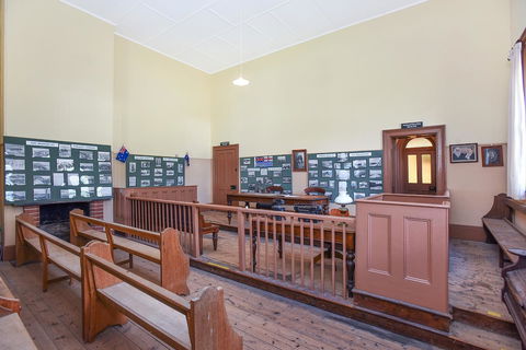 Wellington Courthouse - Sydneys Hotel 28