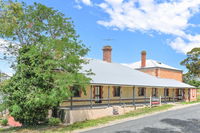 Book Winkie Accommodation Vacations Sydneys Hotel Sydneys Hotel
