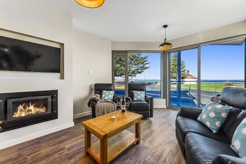 Bonnies Of Beachport - Sydneys Hotel 14