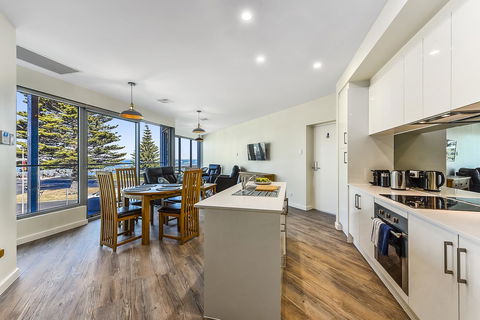 Bonnies Of Beachport - Sydneys Hotel 8