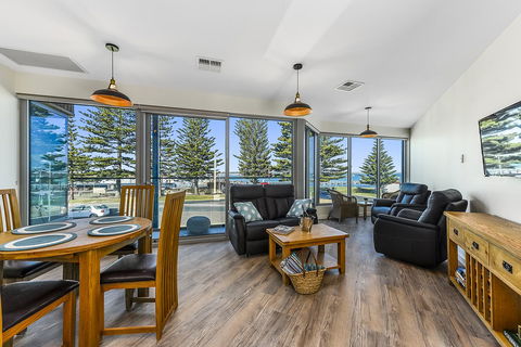 Bonnies Of Beachport - Sydneys Hotel 22