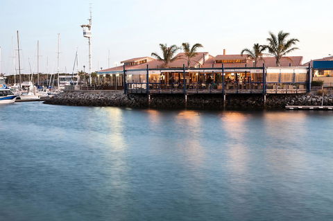Marina Hotel - Sydneys Hotel 0