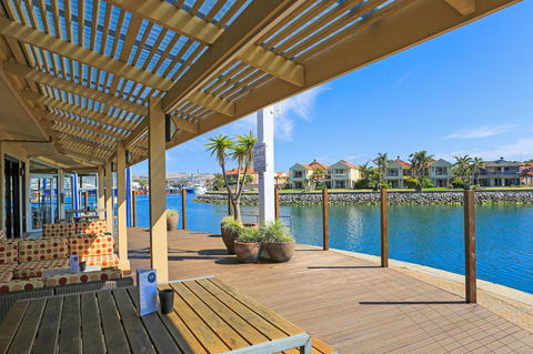 Marina Hotel - Sydneys Hotel 38