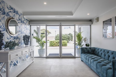 Marina Hotel - Sydneys Hotel 18