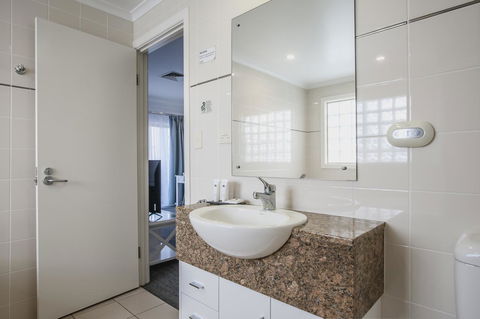 Marina Hotel - Sydneys Hotel 5