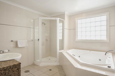 Marina Hotel - Sydneys Hotel 2