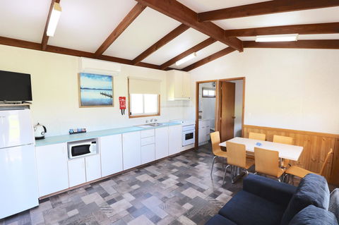 Discovery Parks - Robe - Sydneys Hotel 26