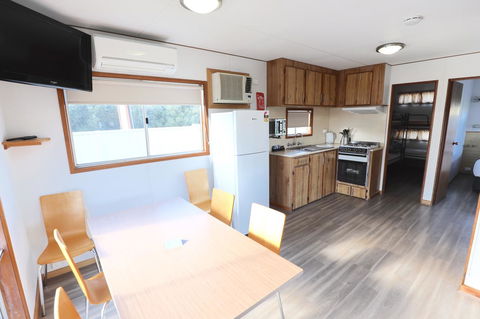 Discovery Parks - Robe - Sydneys Hotel 33
